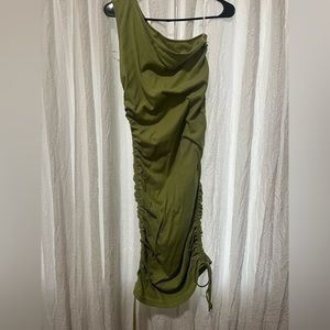 Green midi ruched dress
